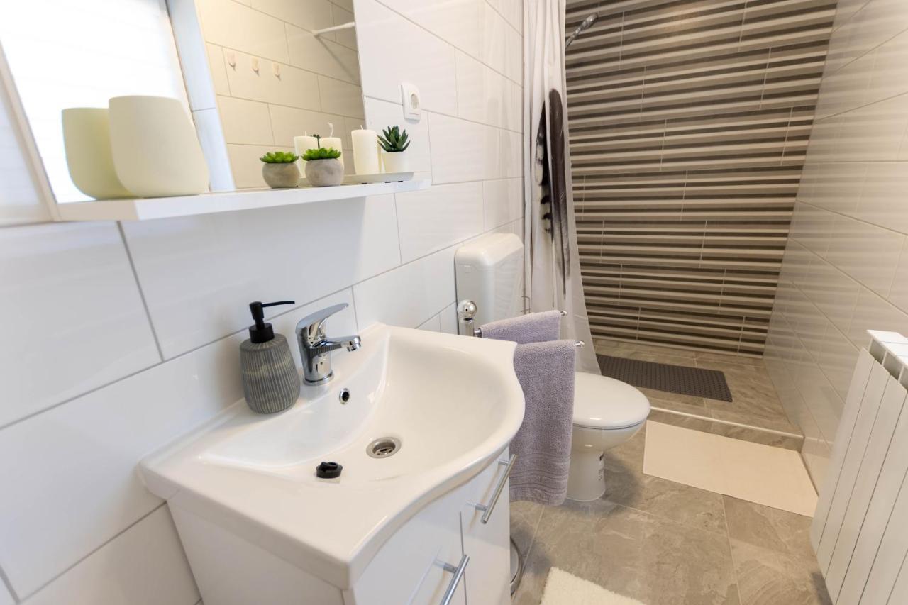 Apartmani Sun & Moon Bjelovar Buitenkant foto