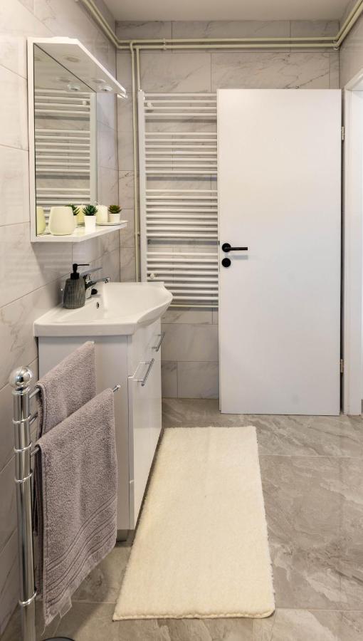 Apartmani Sun & Moon Bjelovar Buitenkant foto