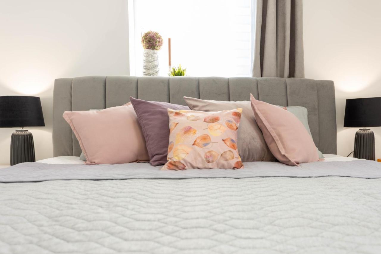 Apartmani Sun & Moon Bjelovar Buitenkant foto
