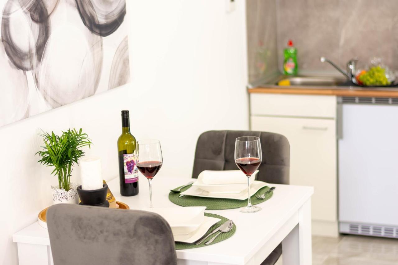 Apartmani Sun & Moon Bjelovar Buitenkant foto