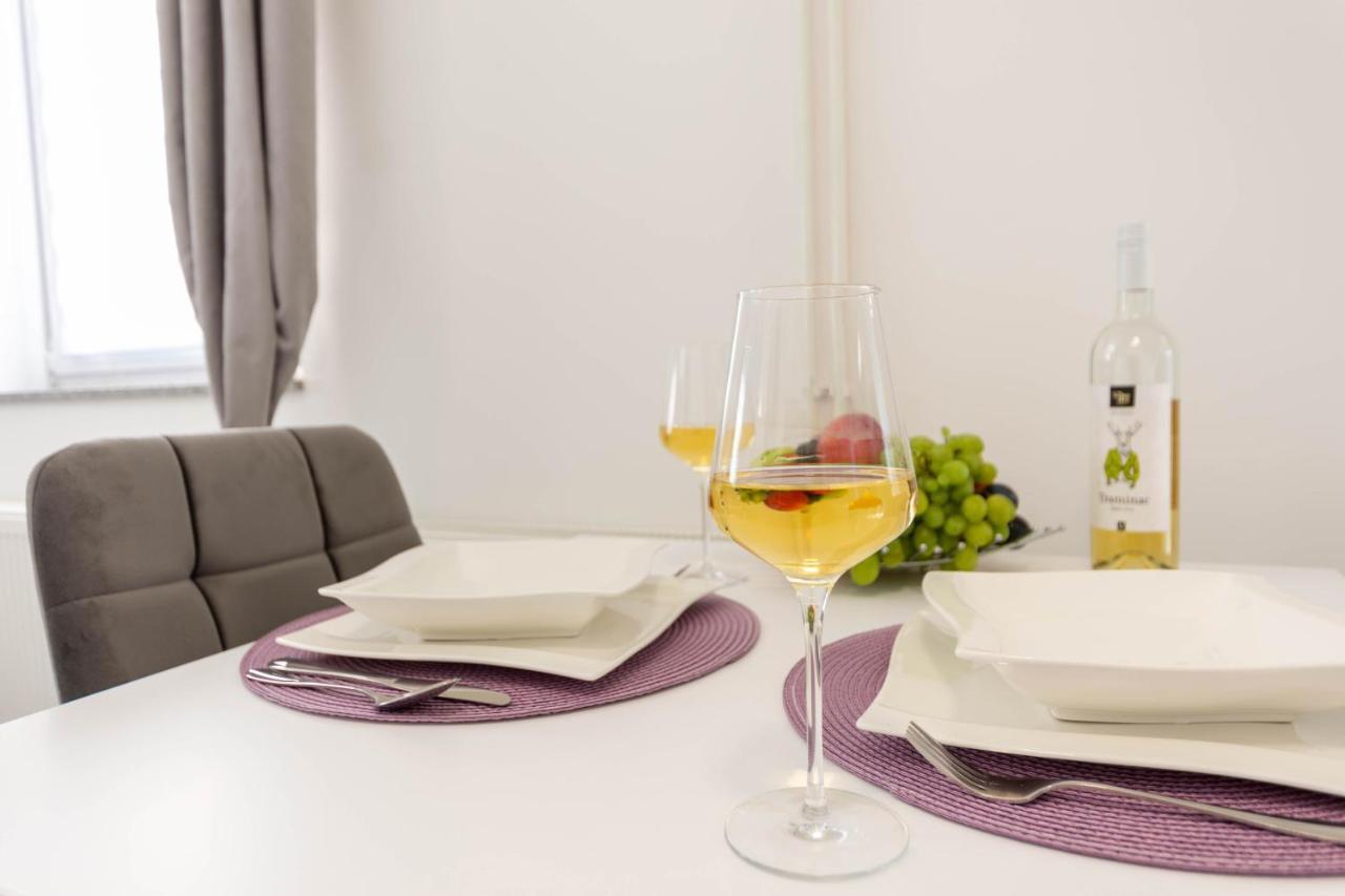 Apartmani Sun & Moon Bjelovar Buitenkant foto