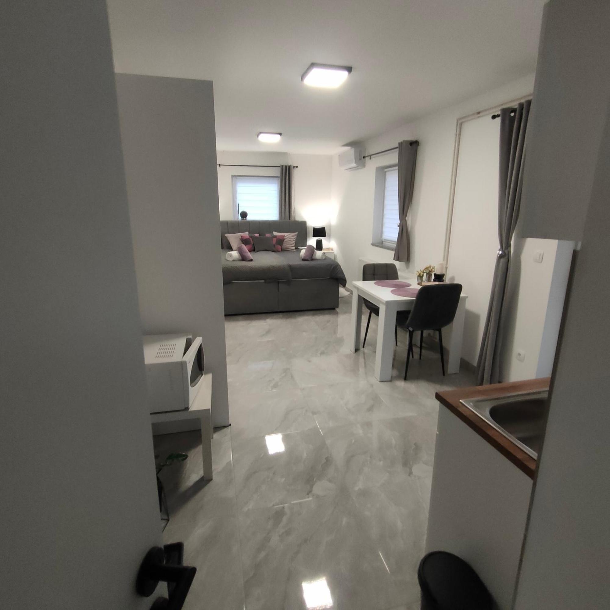 Apartmani Sun & Moon Bjelovar Buitenkant foto