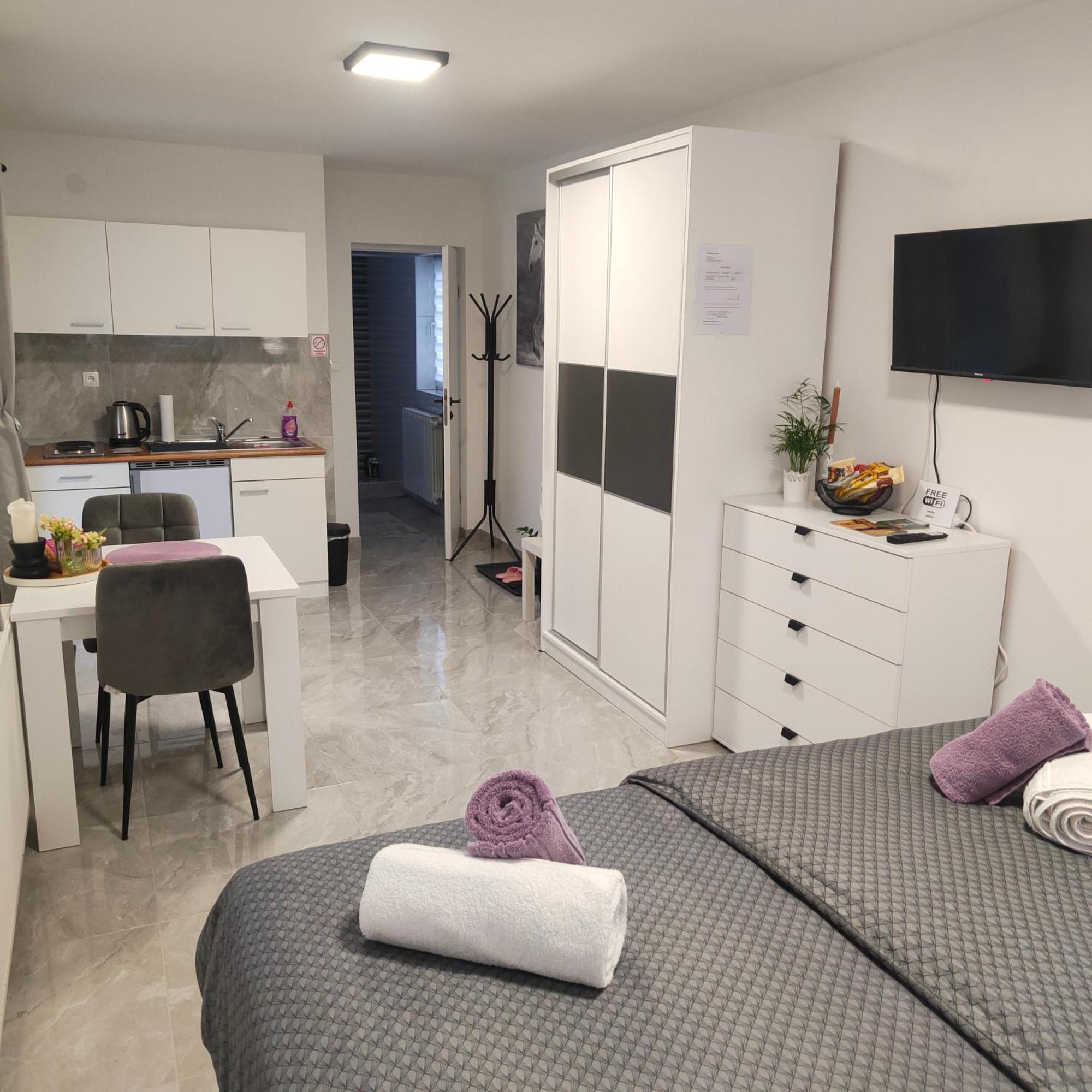 Apartmani Sun & Moon Bjelovar Buitenkant foto
