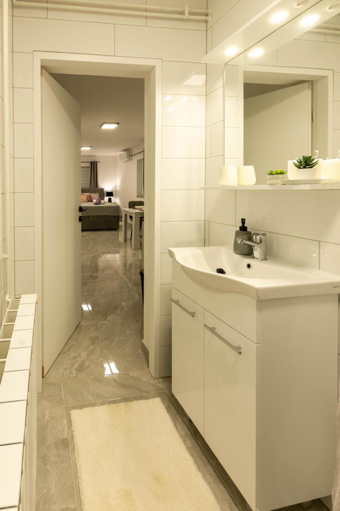 Apartmani Sun & Moon Bjelovar Buitenkant foto